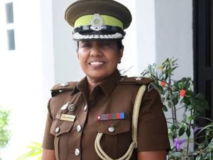 බන්ධනාගාර දෙපාර්තමේන්තුවේ ප්‍රථම කාන්තා සහකාර අධිකාරිවරිය ලෙස දිස්නා කාරියවසම්