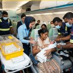 කුවේට් සිට කටුනායක එන ගුවන් යානයකදී ශ්‍රී ලාංකික කාන්තාවක් දරුවෙකු ප්‍රසූත කරයි